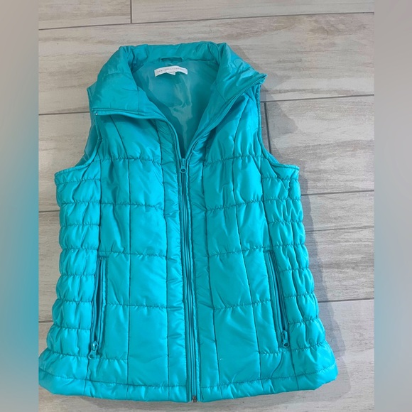 Sleeveless Puffer Jacket - Picture 1 of 3
